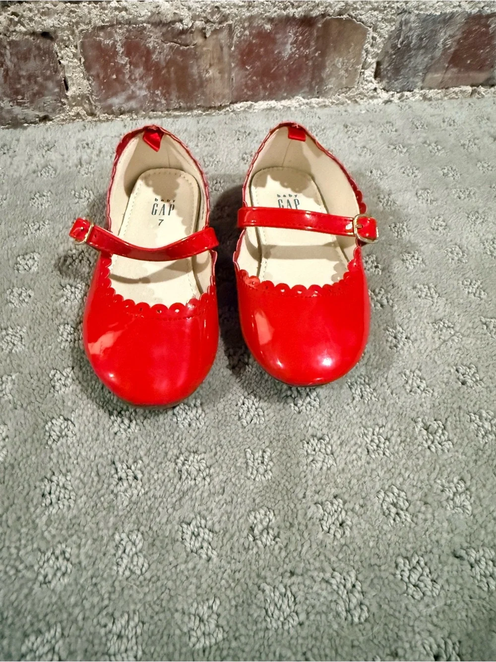 Old Navy Red Patent Mary Jane Flats with Scalloped Trim